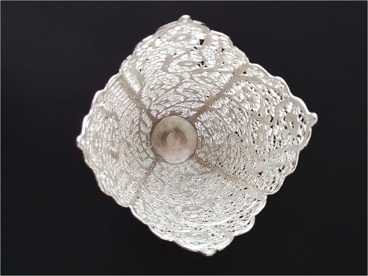 Persian Filigree Decorative Vase – 30 cm – Fly Pattern - Image 5