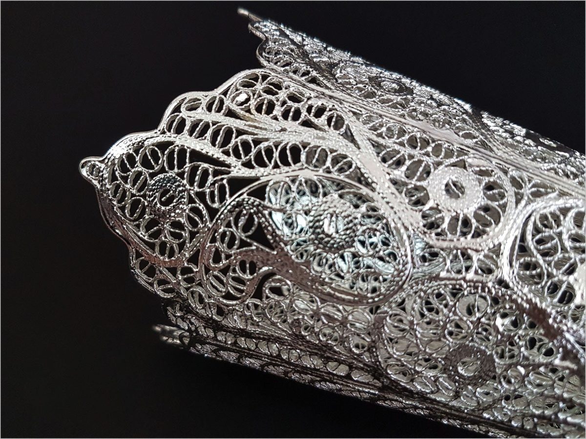 Persian Filigree Decorative Vase – 30 cm – Fly Pattern - Image 2
